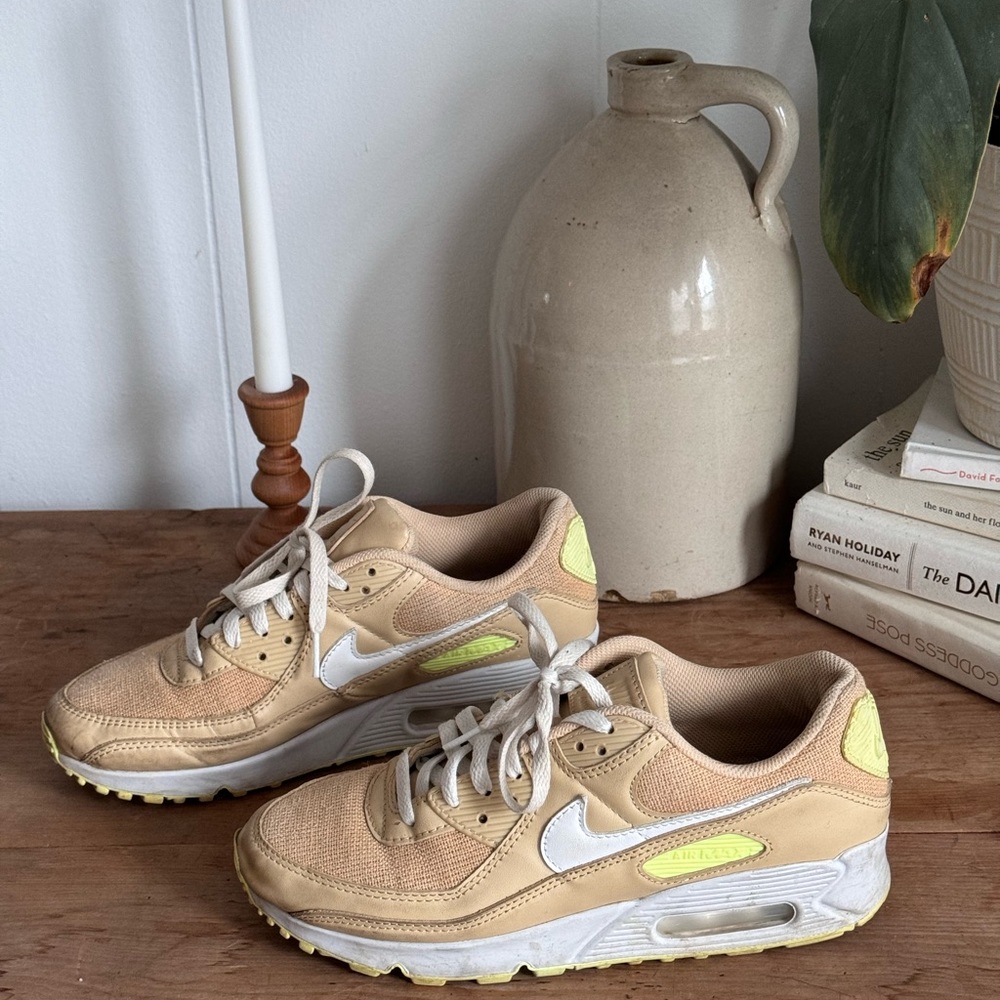 Nike AirMax | W 9.5 | Tan + Neon
